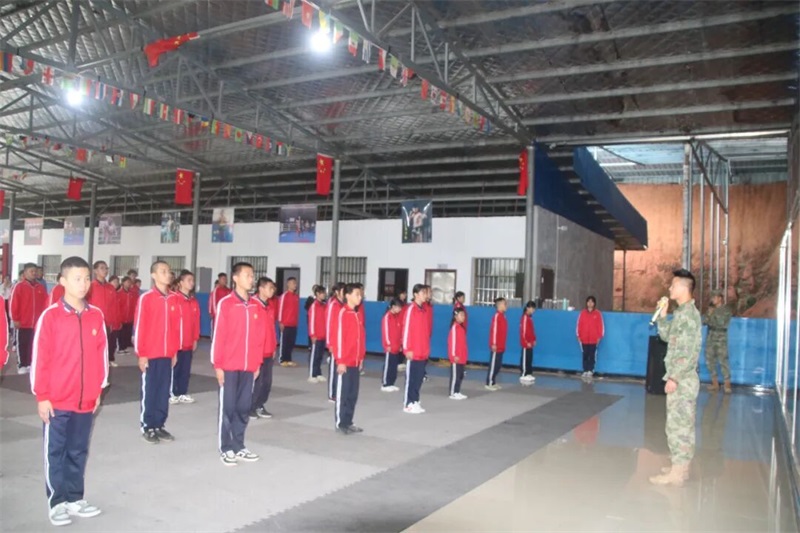 2025下学期第四周以《珍爱生命，预防溺水》为主题的升旗仪式  